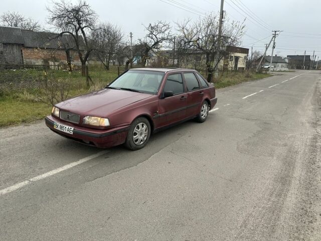 Красный Вольво 440, объемом двигателя 1.8 л и пробегом 280 тыс. км за 1200 $, фото 5 на Automoto.ua