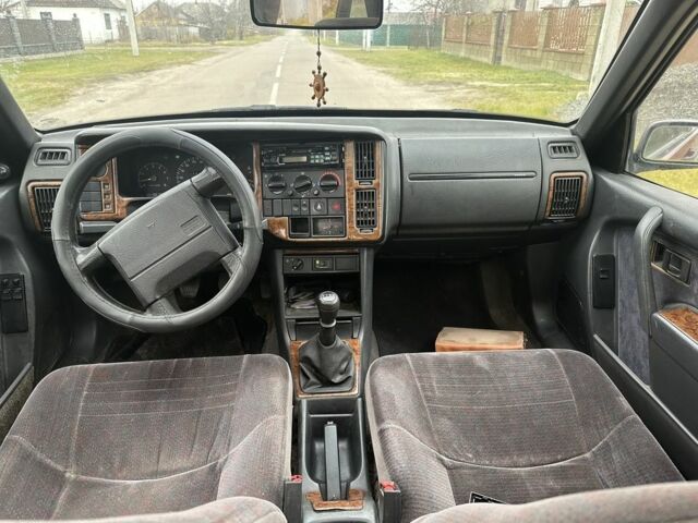 Красный Вольво 440, объемом двигателя 1.8 л и пробегом 280 тыс. км за 1200 $, фото 7 на Automoto.ua