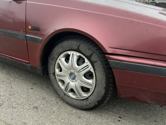 Красный Вольво 440, объемом двигателя 1.8 л и пробегом 280 тыс. км за 1200 $, фото 1 на Automoto.ua