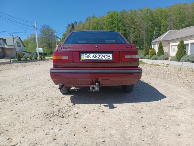 Красный Вольво 440, объемом двигателя 1.8 л и пробегом 263 тыс. км за 600 $, фото 2 на Automoto.ua