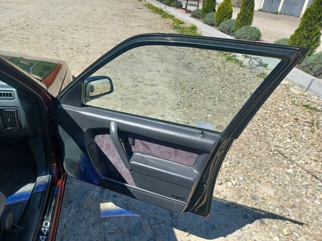 Красный Вольво 440, объемом двигателя 1.8 л и пробегом 263 тыс. км за 600 $, фото 10 на Automoto.ua