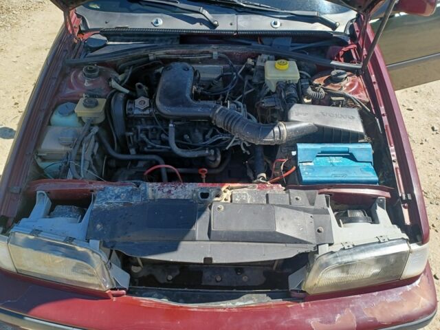 Красный Вольво 440, объемом двигателя 1.8 л и пробегом 263 тыс. км за 600 $, фото 11 на Automoto.ua