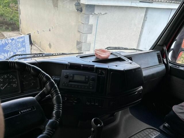 Красный Вольво 440, объемом двигателя 1 л и пробегом 1 тыс. км за 6500 $, фото 7 на Automoto.ua