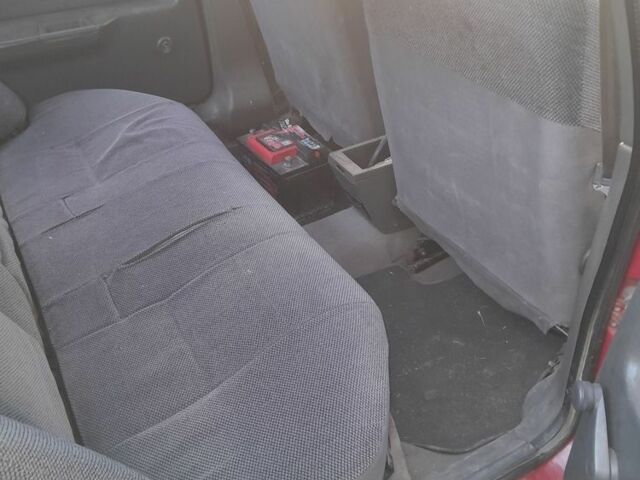 Красный Вольво 440, объемом двигателя 1.7 л и пробегом 250 тыс. км за 600 $, фото 6 на Automoto.ua