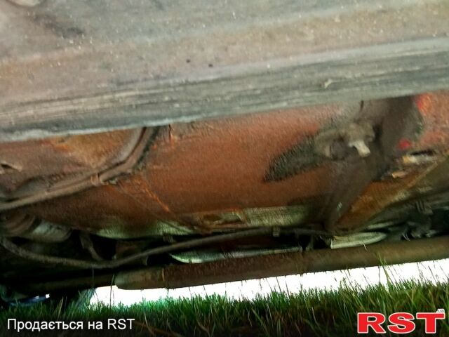 Червоний Вольво 440, об'ємом двигуна 1.7 л та пробігом 200 тис. км за 500 $, фото 1 на Automoto.ua