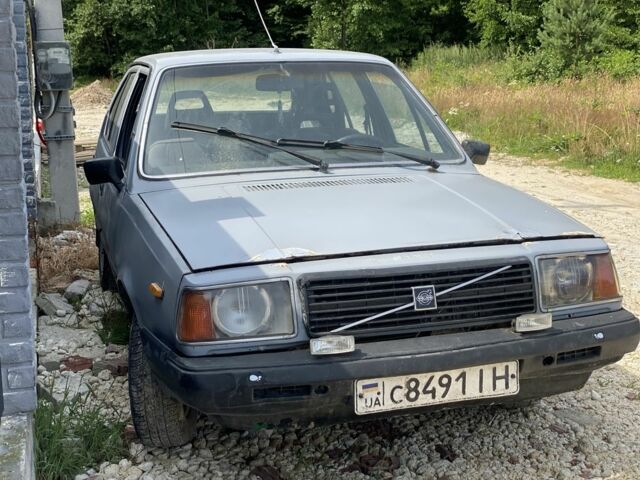 Серый Вольво 440, объемом двигателя 1.4 л и пробегом 200 тыс. км за 600 $, фото 4 на Automoto.ua