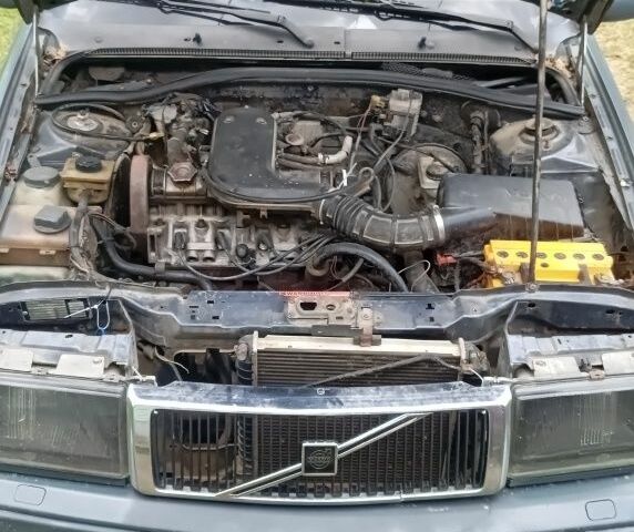 Серый Вольво 440, объемом двигателя 1.7 л и пробегом 250 тыс. км за 1149 $, фото 1 на Automoto.ua