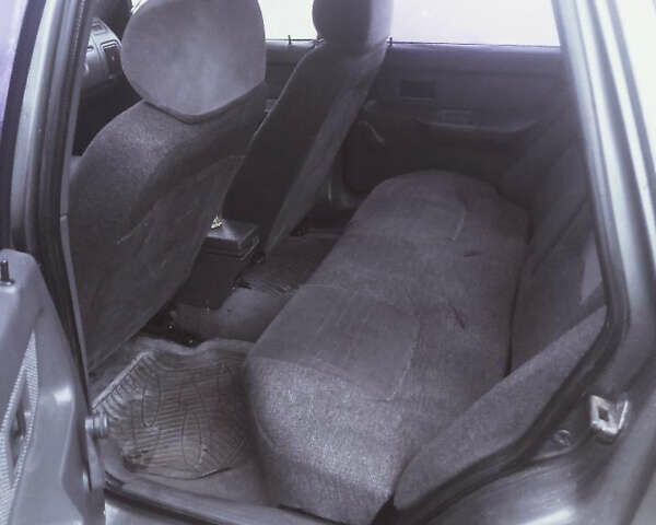 Серый Вольво 440, объемом двигателя 1.8 л и пробегом 150 тыс. км за 900 $, фото 5 на Automoto.ua