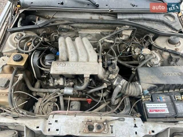 Серый Вольво 440, объемом двигателя 2 л и пробегом 290 тыс. км за 820 $, фото 2 на Automoto.ua