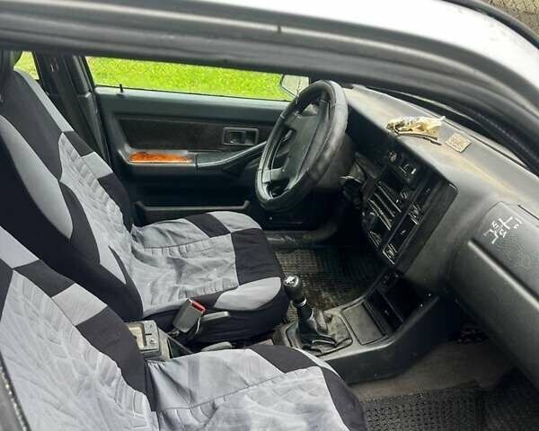 Серый Вольво 440, объемом двигателя 2 л и пробегом 290 тыс. км за 820 $, фото 3 на Automoto.ua