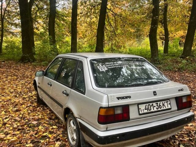 Серый Вольво 440, объемом двигателя 2 л и пробегом 290 тыс. км за 820 $, фото 2 на Automoto.ua