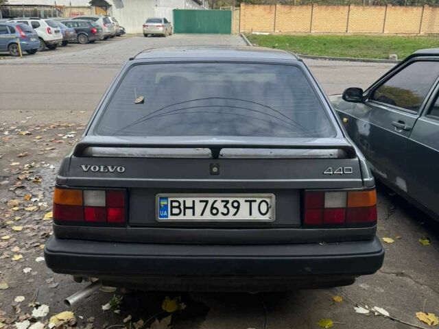 Серый Вольво 440, объемом двигателя 1.7 л и пробегом 280 тыс. км за 1100 $, фото 3 на Automoto.ua