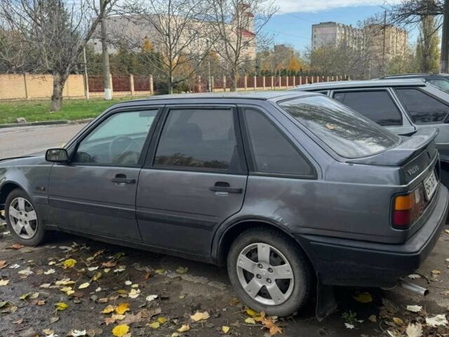 Серый Вольво 440, объемом двигателя 1.7 л и пробегом 280 тыс. км за 1100 $, фото 2 на Automoto.ua