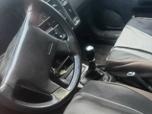 Серый Вольво 440, объемом двигателя 1.7 л и пробегом 280 тыс. км за 1100 $, фото 5 на Automoto.ua