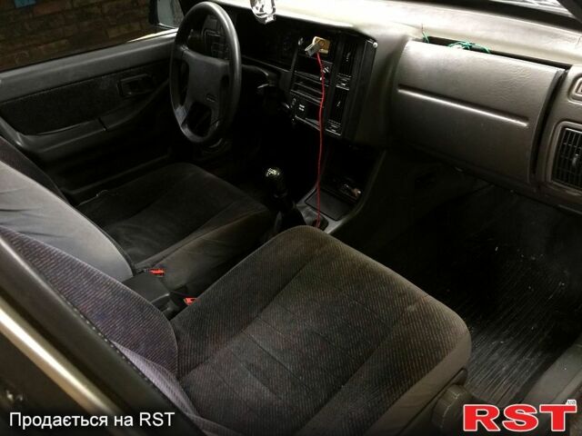 Серый Вольво 440, объемом двигателя 1.7 л и пробегом 442 тыс. км за 1300 $, фото 6 на Automoto.ua