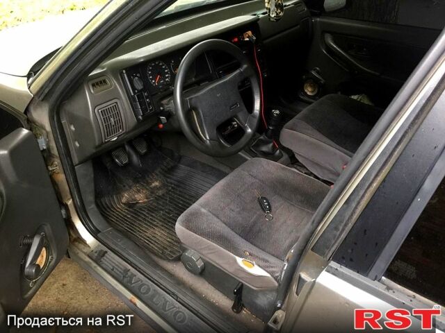 Серый Вольво 440, объемом двигателя 1.7 л и пробегом 442 тыс. км за 1300 $, фото 5 на Automoto.ua