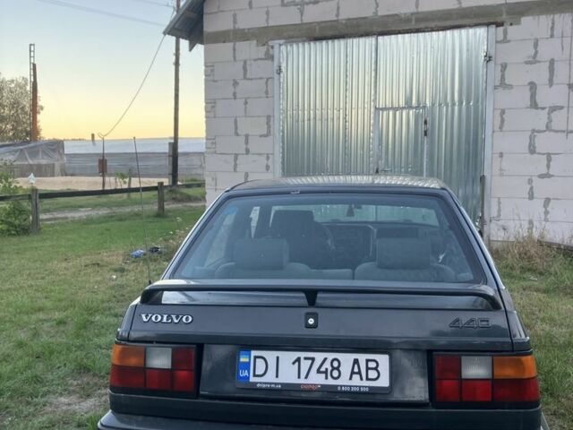 Сірий Вольво 440, об'ємом двигуна 1.7 л та пробігом 250 тис. км за 1100 $, фото 1 на Automoto.ua