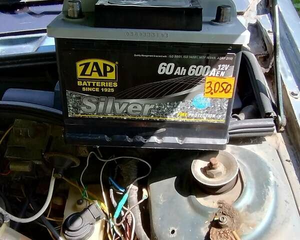 Синій Вольво 440, об'ємом двигуна 1.7 л та пробігом 200 тис. км за 720 $, фото 7 на Automoto.ua