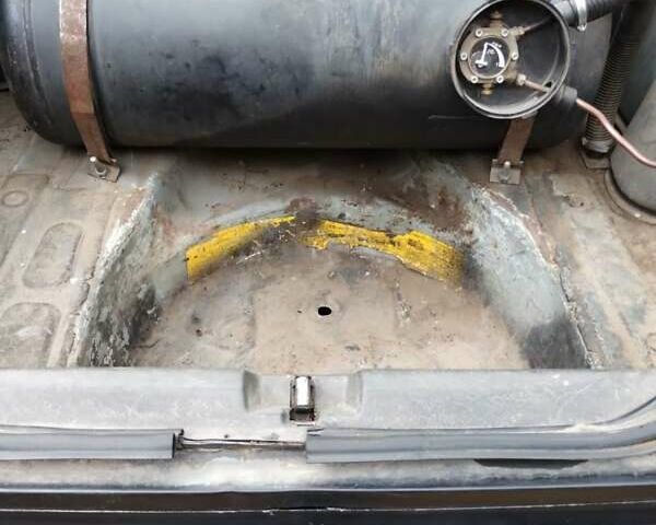 Синій Вольво 440, об'ємом двигуна 1.7 л та пробігом 200 тис. км за 720 $, фото 1 на Automoto.ua