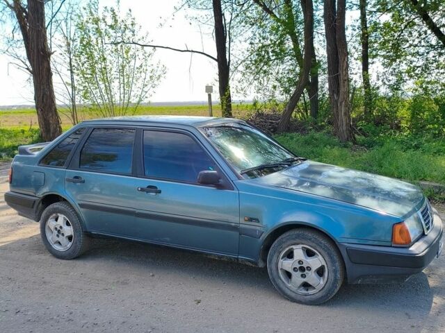 Синій Вольво 440, об'ємом двигуна 1.72 л та пробігом 280 тис. км за 680 $, фото 3 на Automoto.ua