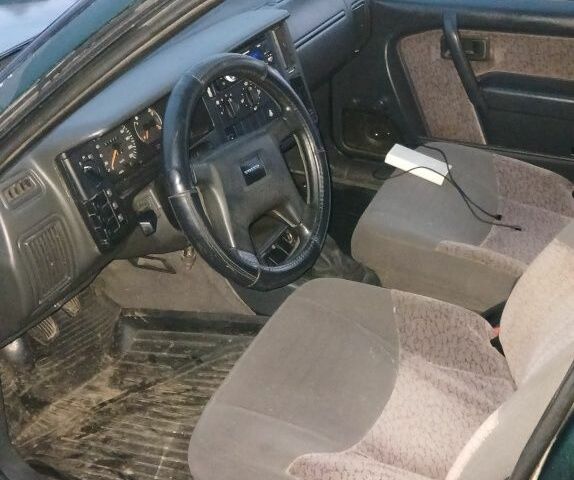 Зеленый Вольво 440, объемом двигателя 1.8 л и пробегом 1 тыс. км за 1781 $, фото 5 на Automoto.ua