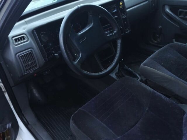 Белый Вольво 460, объемом двигателя 1.7 л и пробегом 280 тыс. км за 832 $, фото 4 на Automoto.ua