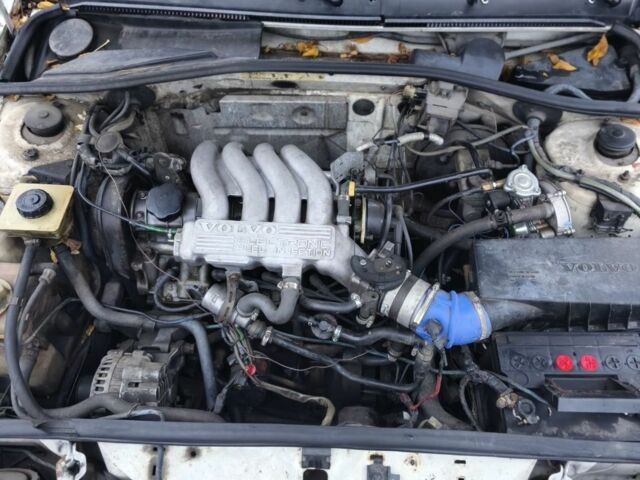 Белый Вольво 460, объемом двигателя 1.7 л и пробегом 280 тыс. км за 832 $, фото 5 на Automoto.ua