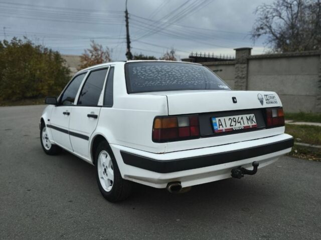 Белый Вольво 460, объемом двигателя 1.7 л и пробегом 280 тыс. км за 832 $, фото 1 на Automoto.ua