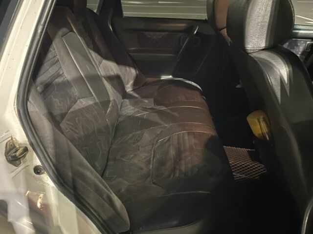 Білий Вольво 460, об'ємом двигуна 1.8 л та пробігом 275 тис. км за 1600 $, фото 6 на Automoto.ua