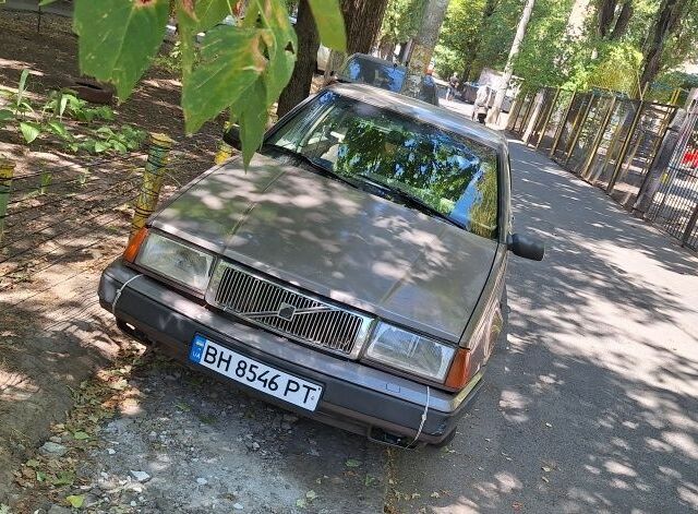 Коричневый Вольво 460, объемом двигателя 1.7 л и пробегом 230 тыс. км за 1300 $, фото 6 на Automoto.ua