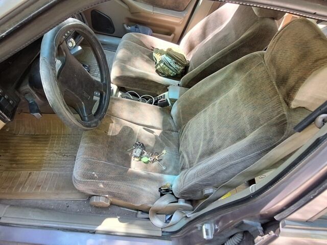 Коричневый Вольво 460, объемом двигателя 1.7 л и пробегом 230 тыс. км за 1300 $, фото 1 на Automoto.ua