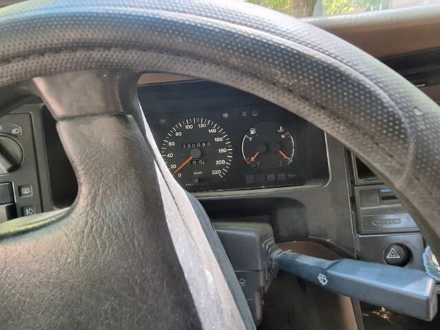 Коричневый Вольво 460, объемом двигателя 1.7 л и пробегом 230 тыс. км за 1300 $, фото 3 на Automoto.ua