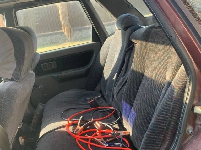 Красный Вольво 460, объемом двигателя 1.7 л и пробегом 319 тыс. км за 600 $, фото 1 на Automoto.ua