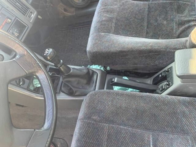 Красный Вольво 460, объемом двигателя 1.7 л и пробегом 319 тыс. км за 600 $, фото 5 на Automoto.ua