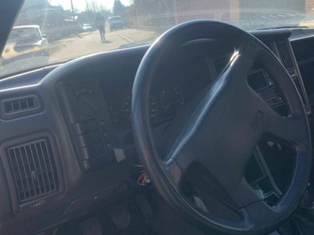 Красный Вольво 460, объемом двигателя 1.7 л и пробегом 319 тыс. км за 600 $, фото 4 на Automoto.ua