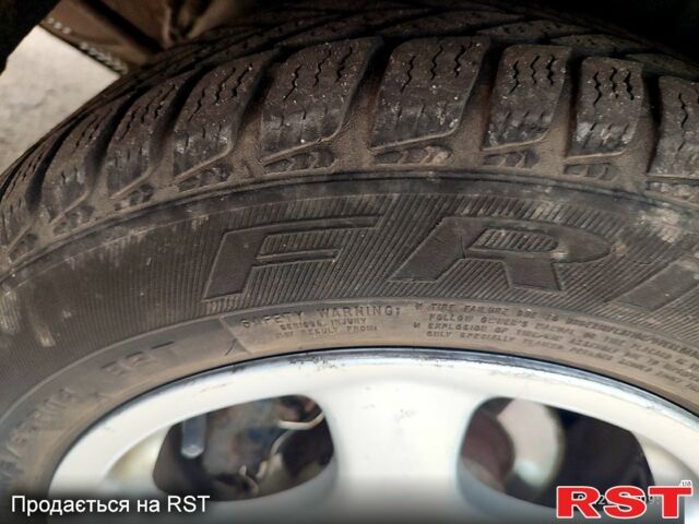 Красный Вольво 460, объемом двигателя 1.8 л и пробегом 270 тыс. км за 1800 $, фото 9 на Automoto.ua