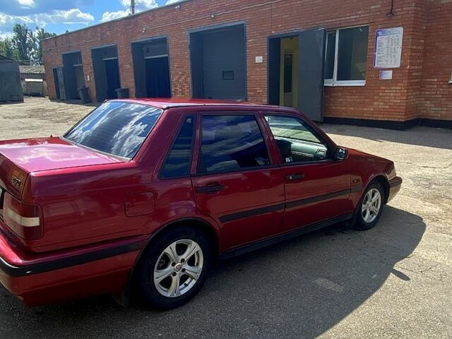 Красный Вольво 460, объемом двигателя 2 л и пробегом 430 тыс. км за 2500 $, фото 1 на Automoto.ua