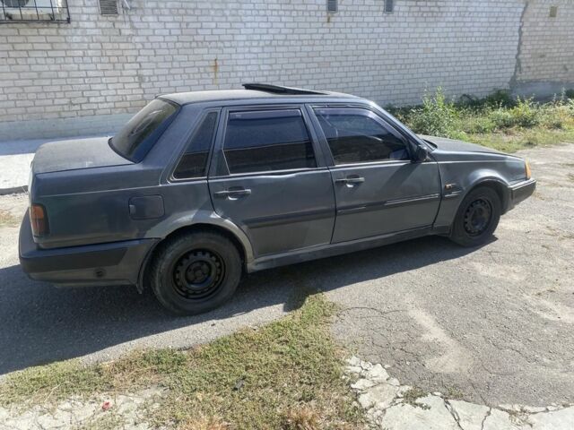 Серый Вольво 460, объемом двигателя 1.8 л и пробегом 350 тыс. км за 1000 $, фото 4 на Automoto.ua