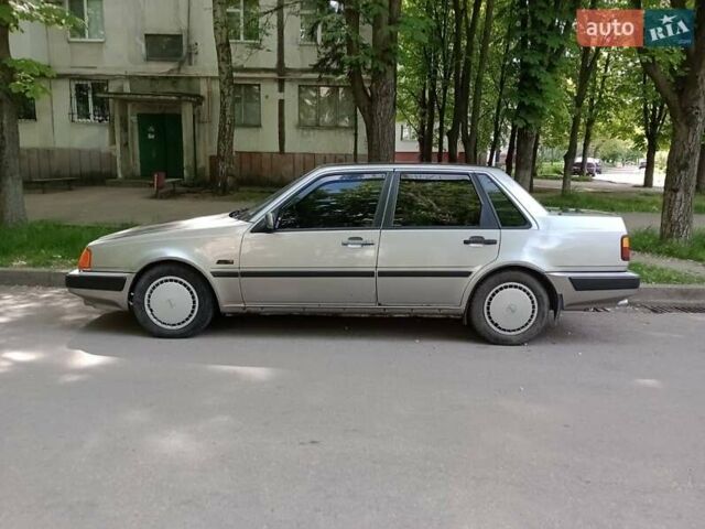 Серый Вольво 460, объемом двигателя 2 л и пробегом 514 тыс. км за 1100 $, фото 1 на Automoto.ua