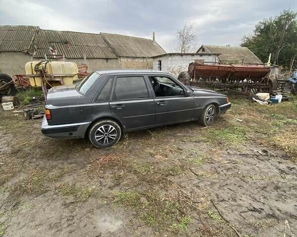 Сірий Вольво 460, об'ємом двигуна 1.7 л та пробігом 200 тис. км за 1000 $, фото 5 на Automoto.ua