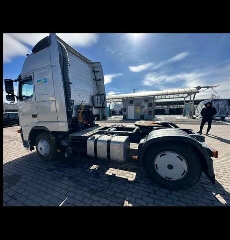 Серый Вольво 460, объемом двигателя 12.1 л и пробегом 1000 тыс. км за 9800 $, фото 3 на Automoto.ua