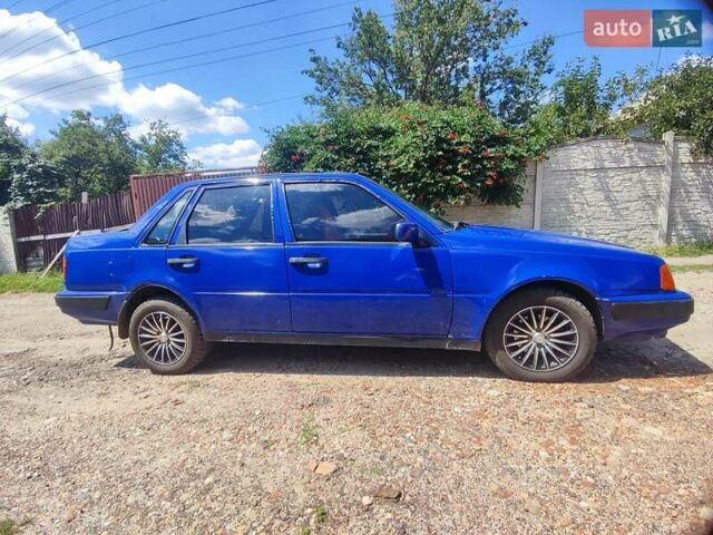 Синій Вольво 460, об'ємом двигуна 1.7 л та пробігом 296 тис. км за 1700 $, фото 3 на Automoto.ua