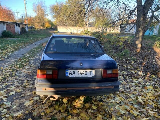 Синій Вольво 460, об'ємом двигуна 1.7 л та пробігом 370 тис. км за 388 $, фото 1 на Automoto.ua