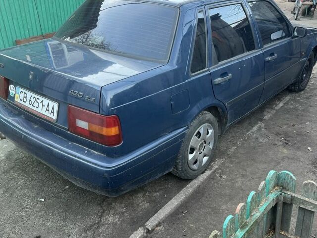 Синий Вольво 460, объемом двигателя 1.8 л и пробегом 397 тыс. км за 600 $, фото 1 на Automoto.ua