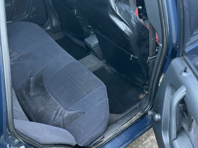 Синий Вольво 460, объемом двигателя 1.8 л и пробегом 397 тыс. км за 600 $, фото 6 на Automoto.ua