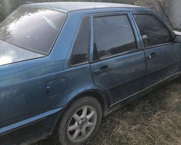 Синий Вольво 460, объемом двигателя 1.8 л и пробегом 200 тыс. км за 1000 $, фото 1 на Automoto.ua