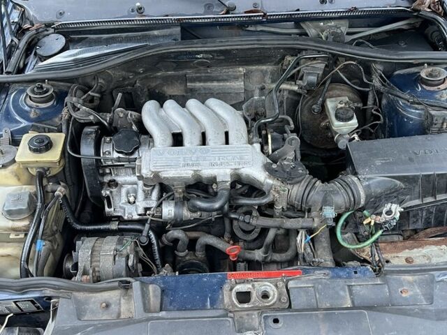 Синий Вольво 460, объемом двигателя 1.8 л и пробегом 397 тыс. км за 600 $, фото 3 на Automoto.ua