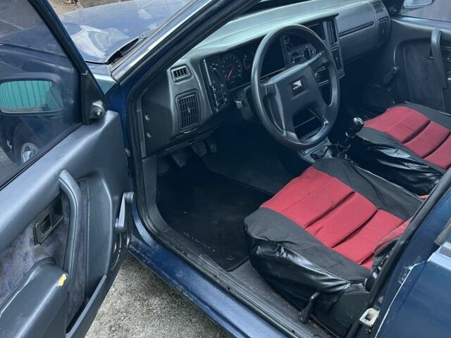 Синий Вольво 460, объемом двигателя 1.8 л и пробегом 397 тыс. км за 600 $, фото 4 на Automoto.ua