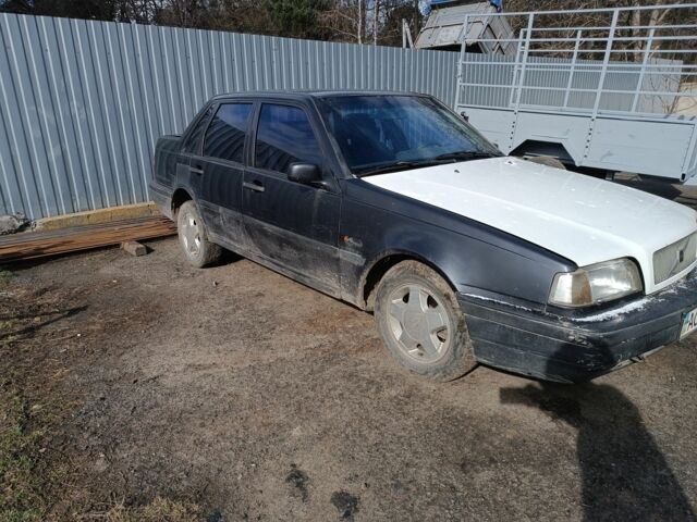 Синий Вольво 460, объемом двигателя 1.8 л и пробегом 100 тыс. км за 900 $, фото 1 на Automoto.ua