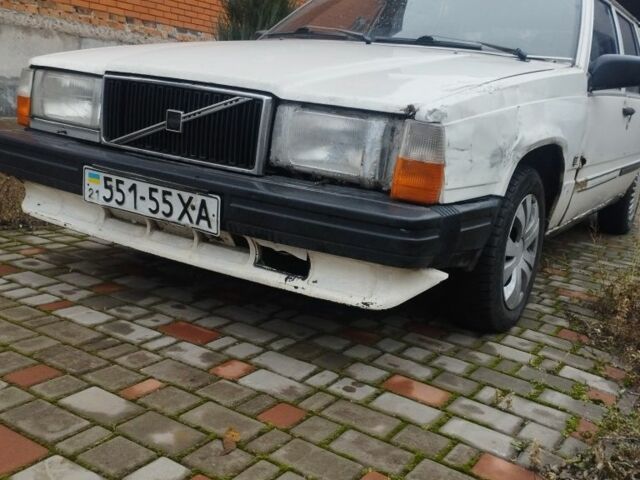 Белый Вольво 740, объемом двигателя 2.3 л и пробегом 350 тыс. км за 900 $, фото 4 на Automoto.ua